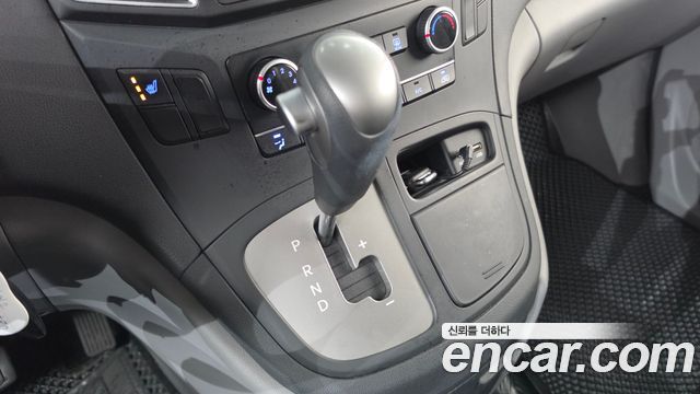 Hyundai Grand Starex 5-Seater VAN Smart 2016 — фото 9