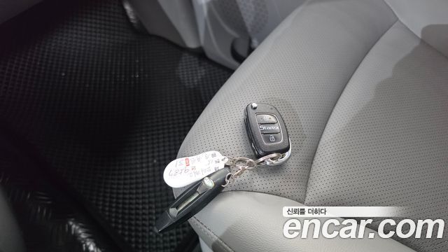 Hyundai Grand Starex 5-Seater VAN Smart 2016 — фото 16