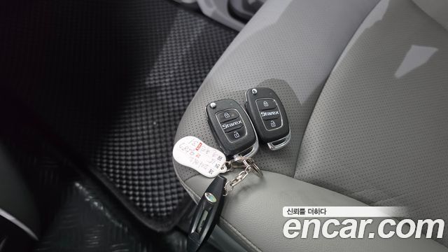 Hyundai Grand Starex 5-Seater VAN Smart 2016 — фото 28