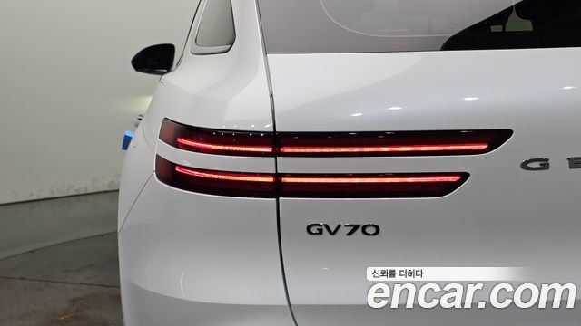 Genesis GV70 2.5T Gasoline 2WD 2024 — фото 23