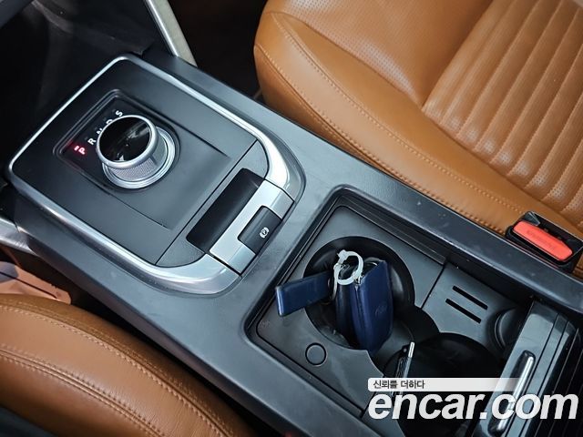 Land Rover Discovery Sport 2.2 SD4 HSE Luxury 2015 — фото 8
