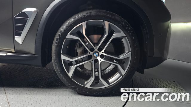 BMW X5 (G05) xDrive 40i xLine 2025 — фото 21