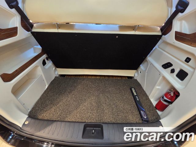 Kia Carnival (IV) Gasoline 9-seater Limousine(Special vehicle) 2023 — фото 27