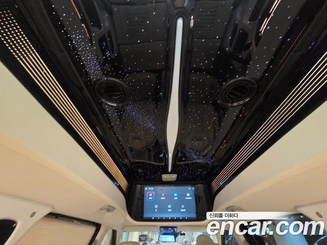 Kia Carnival (IV) Gasoline 9-seater Limousine(Special vehicle) 2023 — фото 31