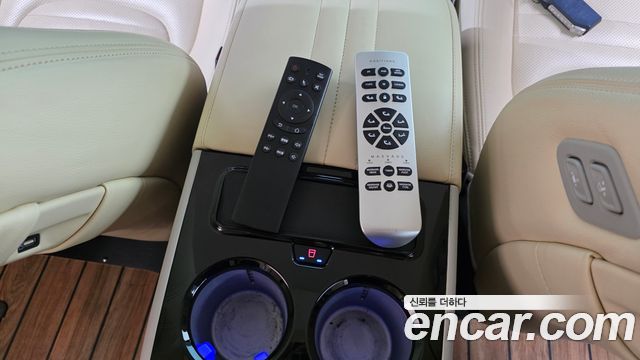 Kia Carnival (IV) Gasoline 9-seater Limousine(Special vehicle) 2023 — фото 36