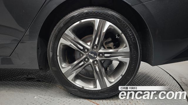 Kia K5 (III) 2.0 Noblesse 2022 — фото 21