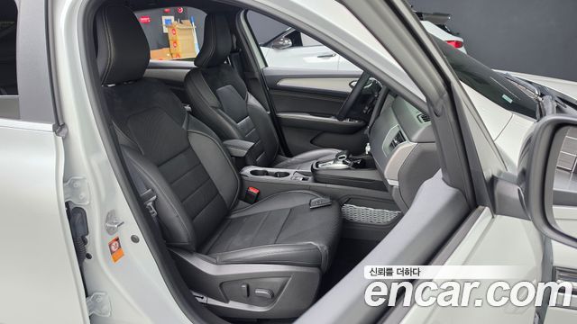 Renault Korea Arkana 1.6 E-TECH Iconic 2025 — фото 11