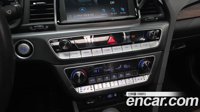 Hyundai Sonata New Rise 2.0 Premium Special 2018 — фото 17