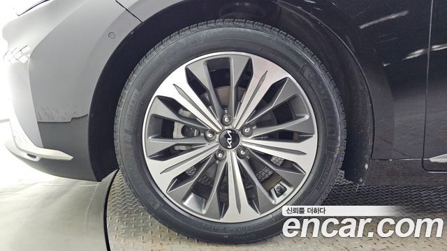 Kia K8 Hybrid Signature 2023 — фото 5