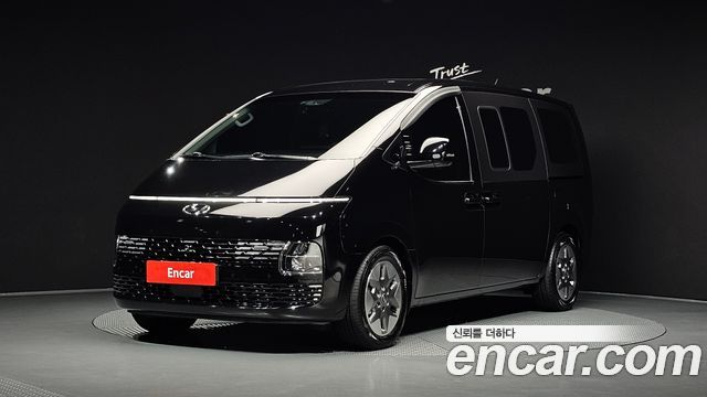 Hyundai Staria Tourer 9-Seater Modern
