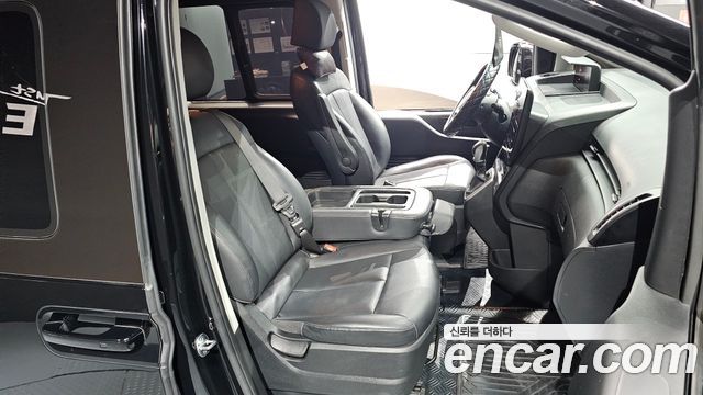 Hyundai Staria Tourer 9-Seater Modern 2023 — фото 26