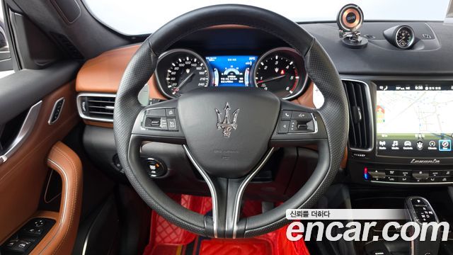 Maserati Levante 3.0 Diesel AWD 2019 — фото 14