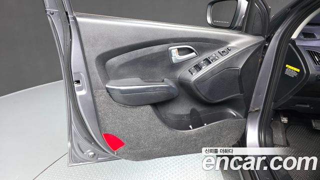 Hyundai Tucson ix Diesel(e-VGT) 2WD Smart special 2015 — фото 24