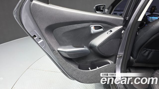 Hyundai Tucson ix Diesel(e-VGT) 2WD Smart special 2015 — фото 25