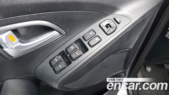 Hyundai Tucson ix Diesel(e-VGT) 2WD Smart special 2015 — фото 29