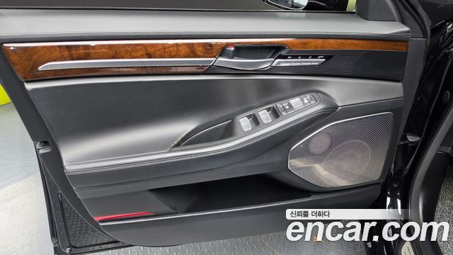 Genesis EQ900 5.0 GDI AWD Prestige 2016 — фото 24