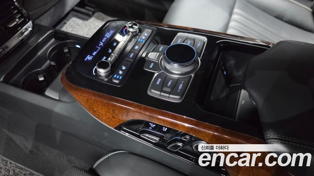 Genesis EQ900 5.0 GDI AWD Prestige 2016 — фото 28