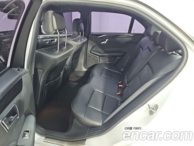 Mercedes-Benz E-Class (W212) E200 Avantgarde 2016 — фото 16
