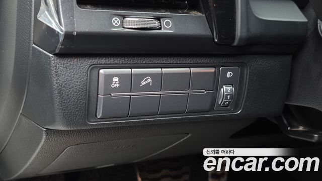 KG Mobility (SsangYong) Rexton Sports Khan Diesel 2.2 4WD Dynamic Edition (5-Link) 2021 — фото 36