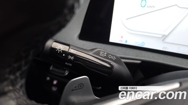 Kia EV6 Standard Air 2022 — фото 30