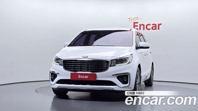 Kia Carnival 9-Seater Luxury 2019 — фото 3