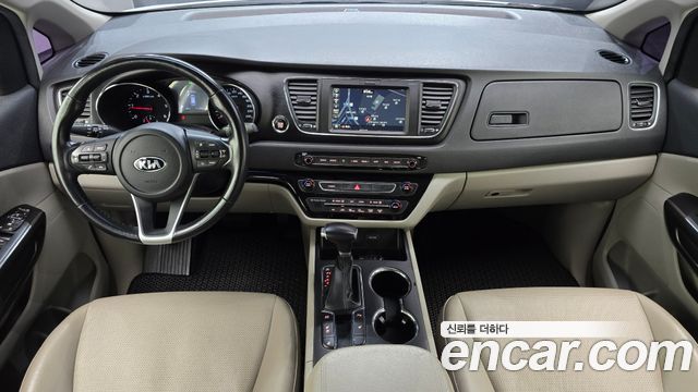 Kia Carnival 9-Seater Luxury 2019 — фото 7