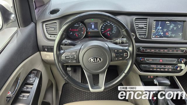Kia Carnival 9-Seater Luxury 2019 — фото 13