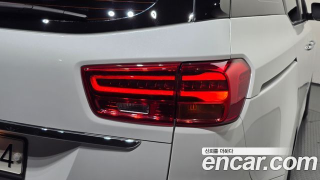 Kia Carnival 9-Seater Luxury 2019 — фото 23