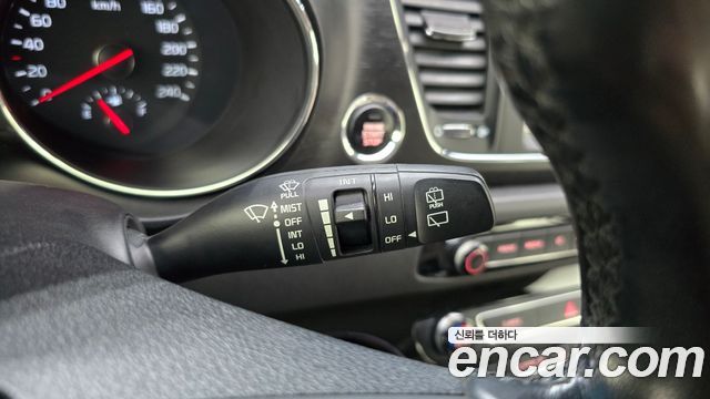 Kia Carnival 9-Seater Luxury 2019 — фото 28