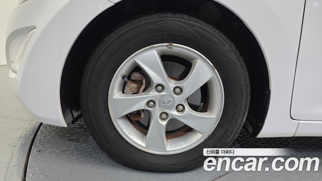 Hyundai Avante 1.6 GDi Smart Standard 2015 — фото 5