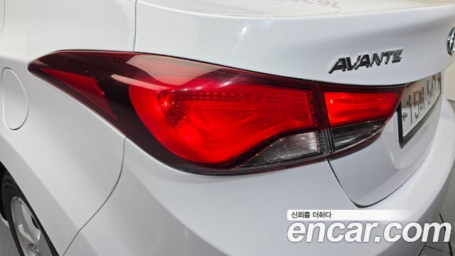 Hyundai Avante 1.6 GDi Smart Standard 2015 — фото 23