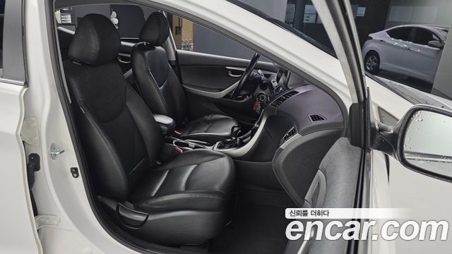 Hyundai Avante 1.6 GDi Smart Standard 2015 — фото 26