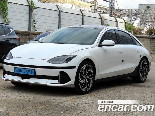Hyundai Ioniq 6 Long Range Exclusive + 2023 — фото 2