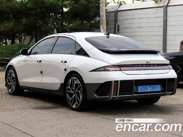 Hyundai Ioniq 6 Long Range Exclusive + 2023 — фото 3
