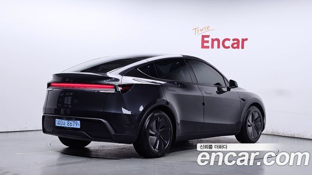 Tesla Model Y RWD 2025 — фото 2