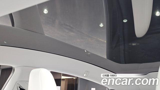 Tesla Model Y RWD 2025 — фото 18