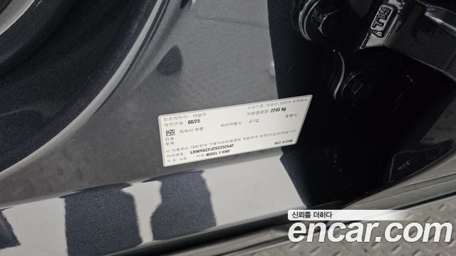 Tesla Model Y RWD 2025 — фото 38