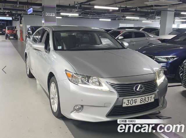 Lexus ES300h Supreme XV60 2013 — фото 1