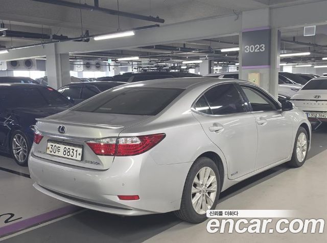 Lexus ES300h Supreme XV60 2013 — фото 3