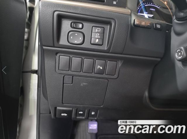 Lexus ES300h Supreme XV60 2013 — фото 15