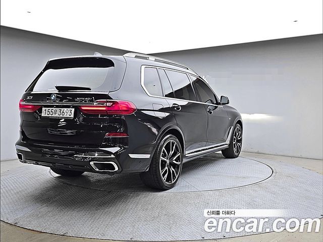 BMW X7 (G07) xDrive 40i M Sport 7STR 2021 — фото 2