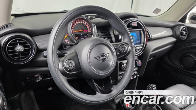 MINI Cooper Standard Third Generation 2020 — фото 12