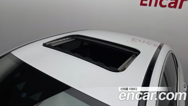 Mercedes-Benz E-Class (W213) E220d 4MATIC AMG Line 2021 — фото 20
