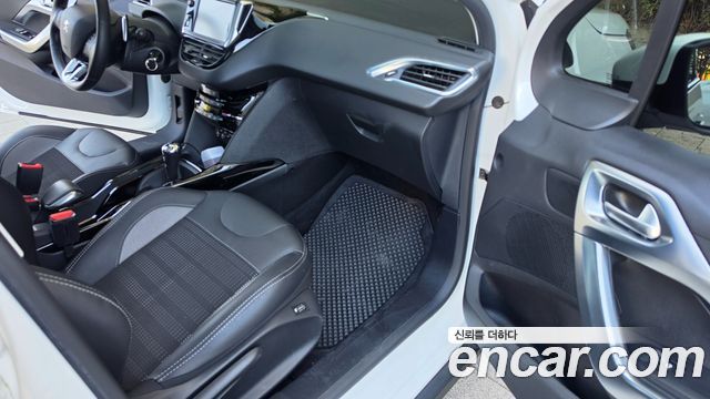 Peugeot 2008 1.6 BlueHDi Allure GC 2018 — фото 15