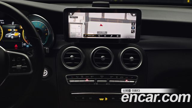 Mercedes-Benz GLC-Class (X253) GLC300e 4MATIC Coupe 2021 — фото 15
