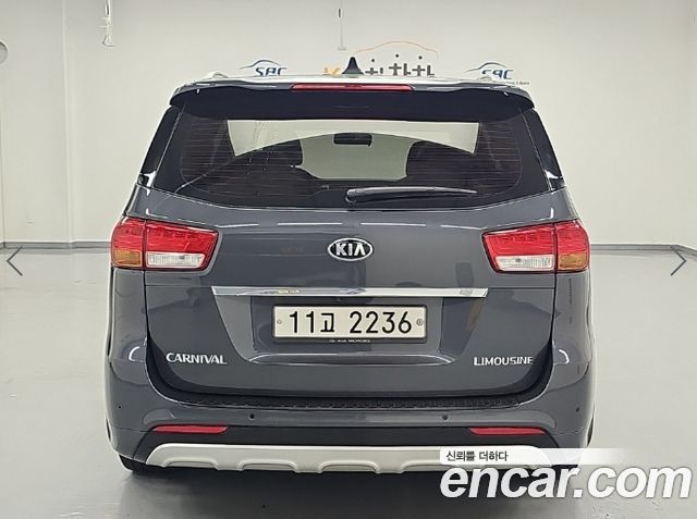 Kia Carnival 9-seater Prestige 2015 — фото 3