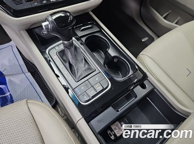 Kia Carnival 9-seater Prestige 2015 — фото 8