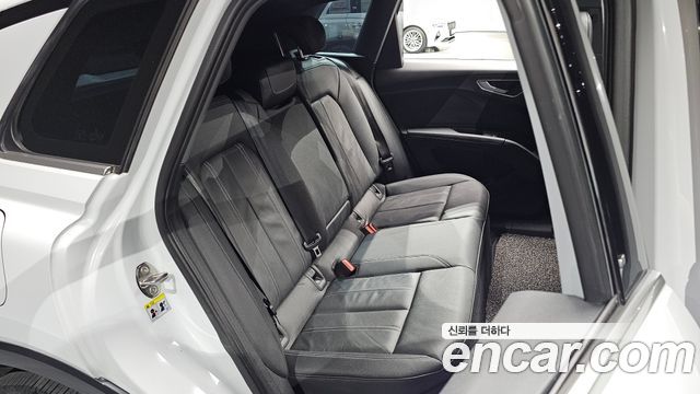 Audi Q4 e-tron (F4) 40 2022 — фото 11