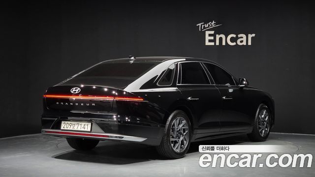 Hyundai Grandeur (GN7) 2,5 Gasoline 2WD Exclusive 2023 — фото 2