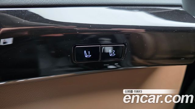 Hyundai Grandeur (GN7) 2,5 Gasoline 2WD Exclusive 2023 — фото 18